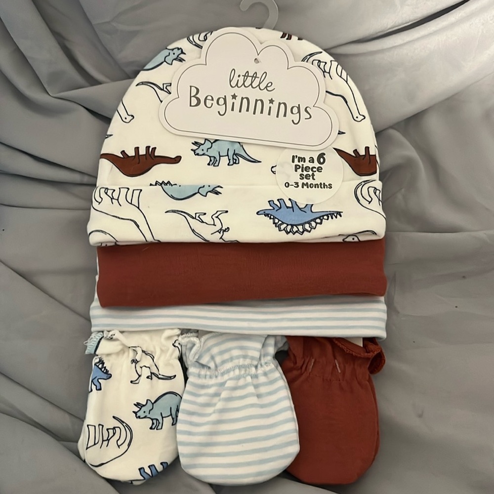 Little beginnings hat and mittens set